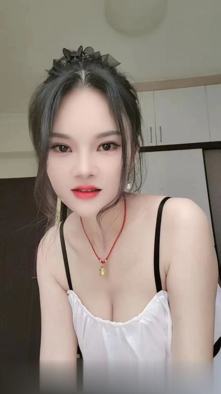 海珠宝藏妹子