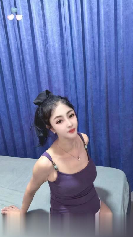 黑丝性感少妇