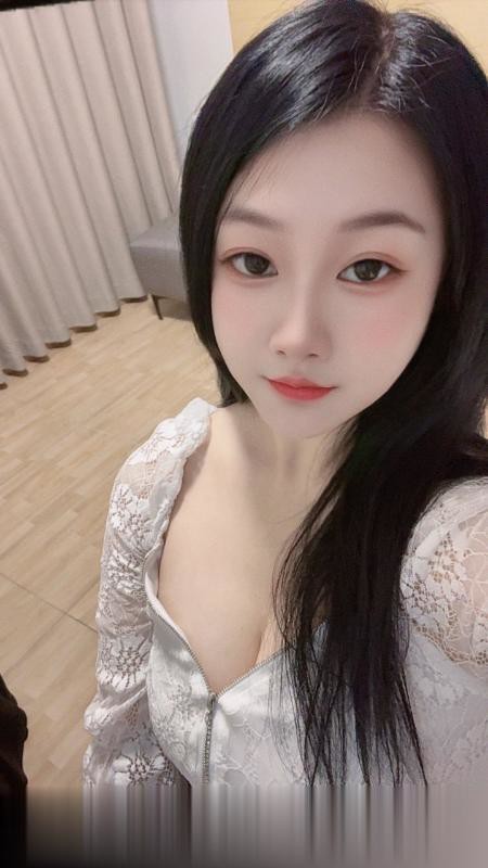 e奶巨乳玥菲