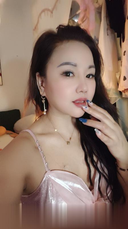 肥臀美乳人妻