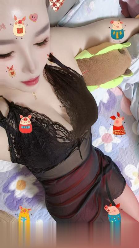 E胸七七..