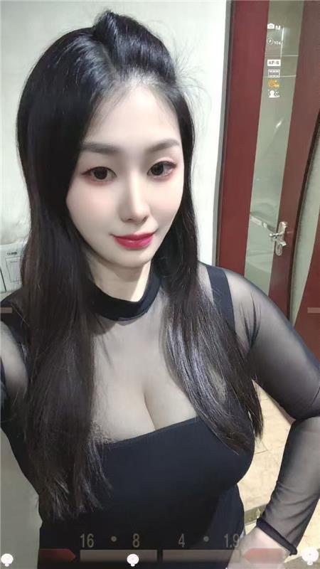 翘臀大波少妇