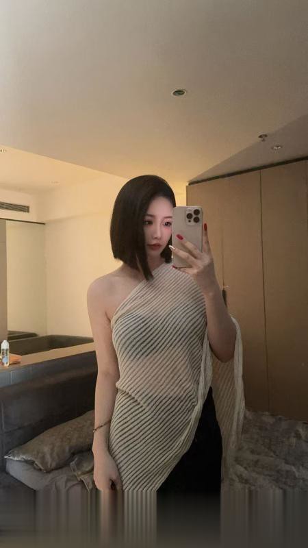 颜值短发御姐