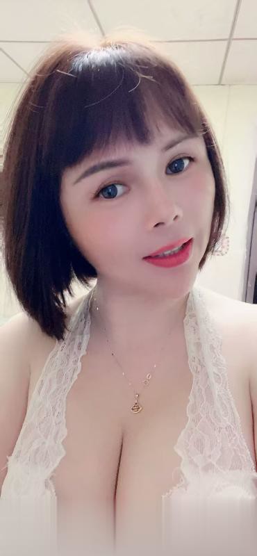 美艳尤物人妻