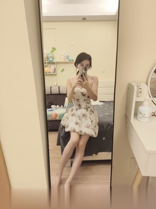 小巧玲珑少妇