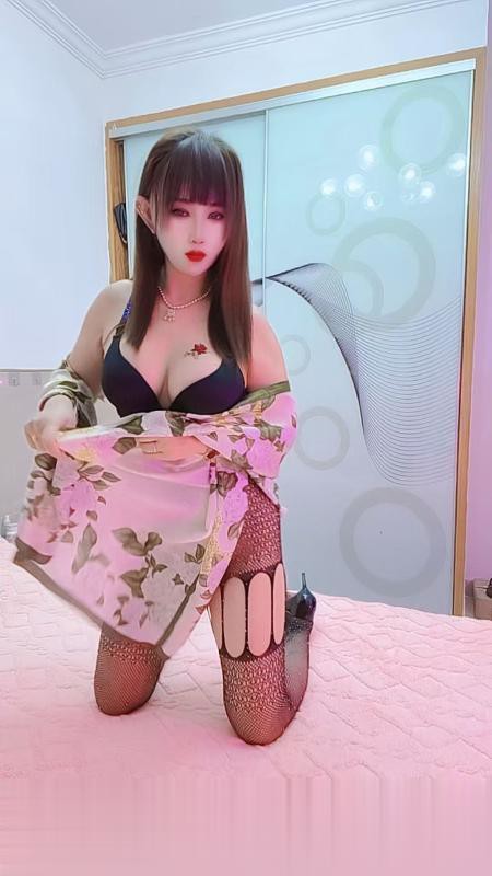 三通大臀少妇