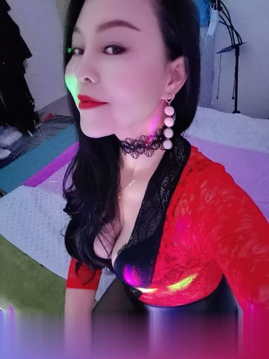 肉丝美臀娇娘