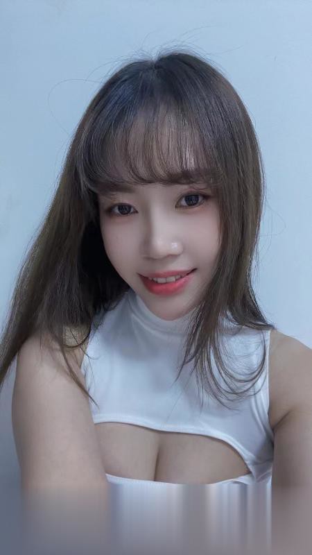 颜值美乳萌萌