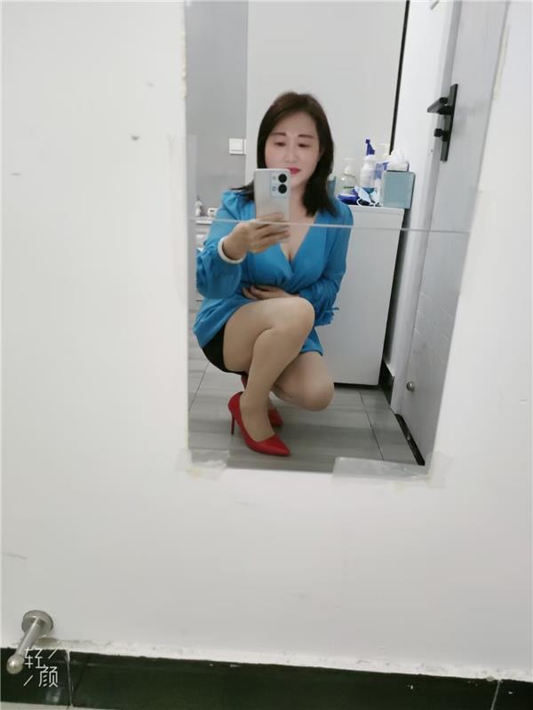 喷泉三通少妇四姐