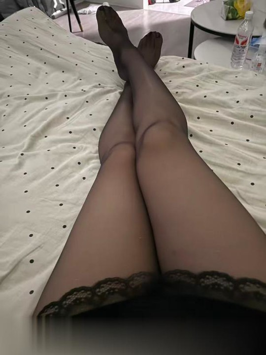 长腿黑丝御姐