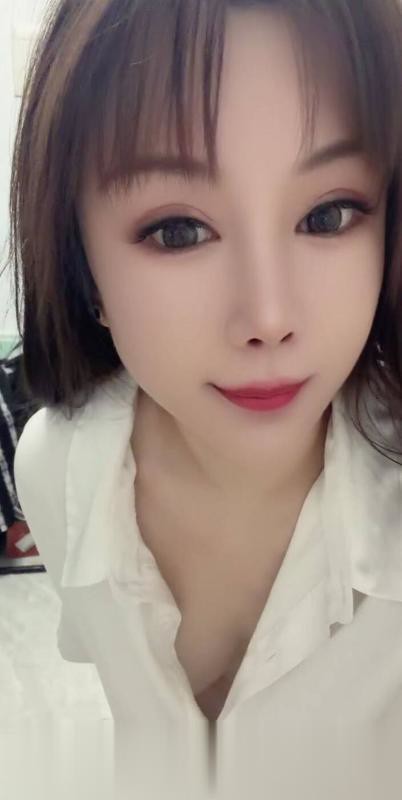 龙华大胸小白