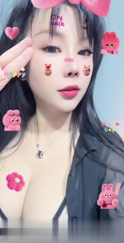龙华大胸小白