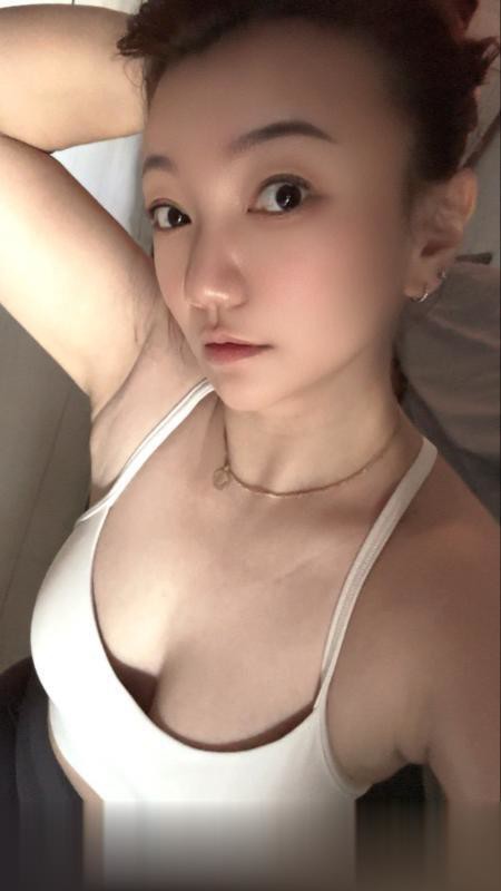 罗湖妖媚一笑