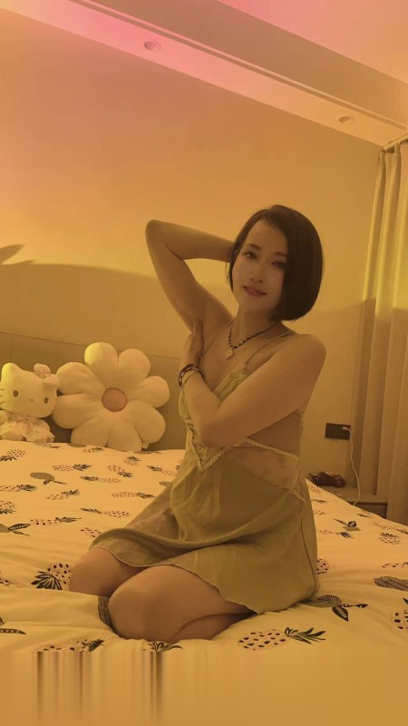成熟小巧美妇