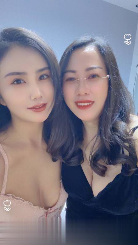 剧情双飞母女