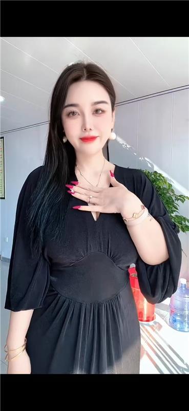 胸大得小姐姐