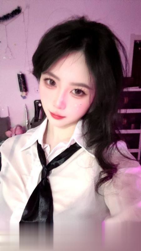 白云甜美霜儿