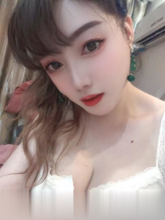 大奶欲女等待