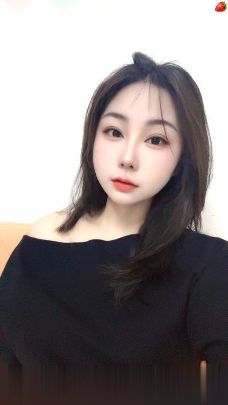 舌吻骚妇雯雯
