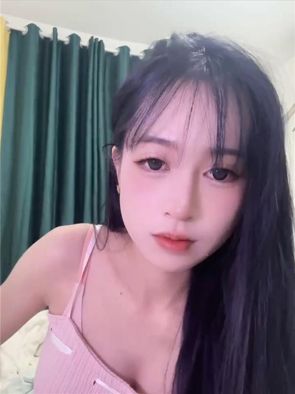 夜探娇小少妇