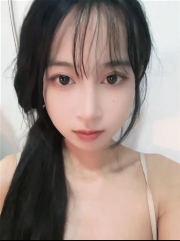 夜探娇小少妇