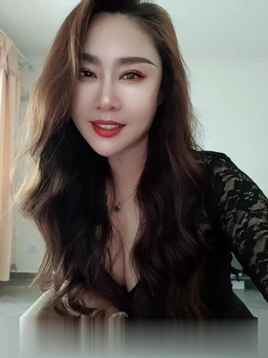 西青美女..
