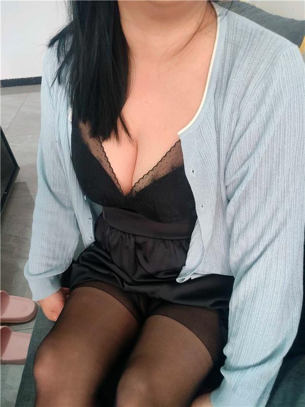 武清大胸少妇