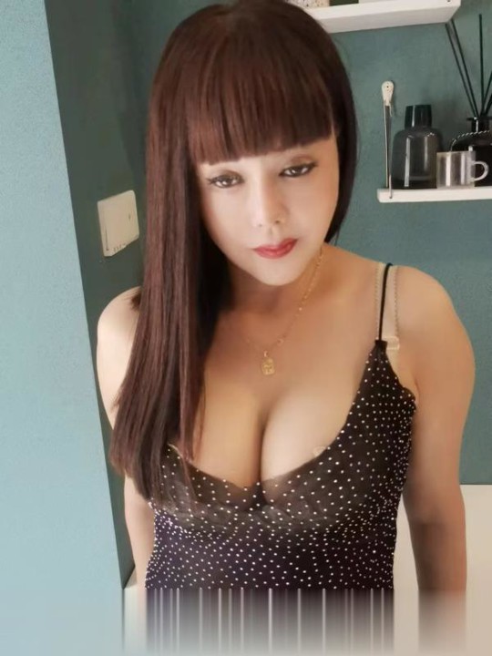 wt黑丝熟女