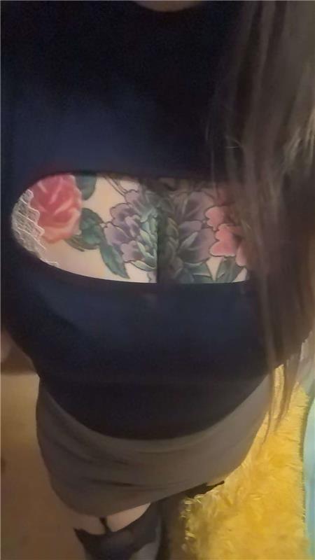 郑州纹身大奶瓶