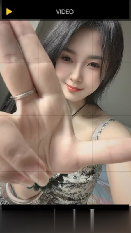 花臂娜宝..