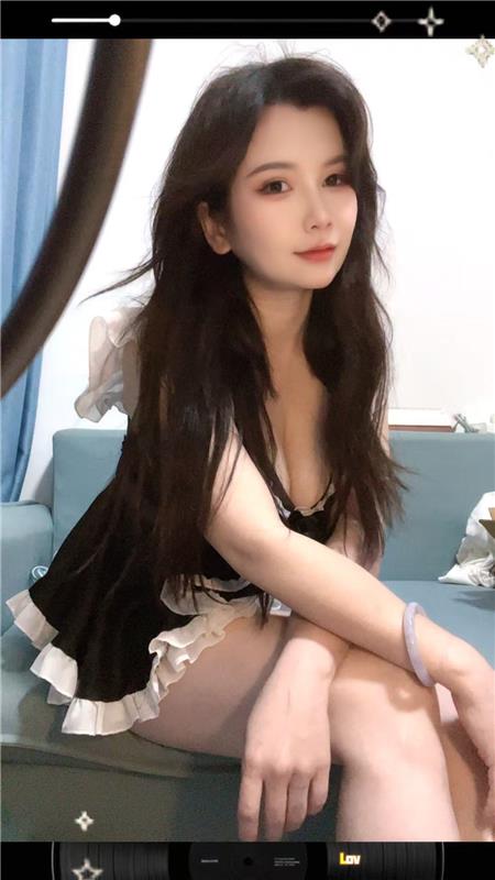 丰乳翘臀彤彤