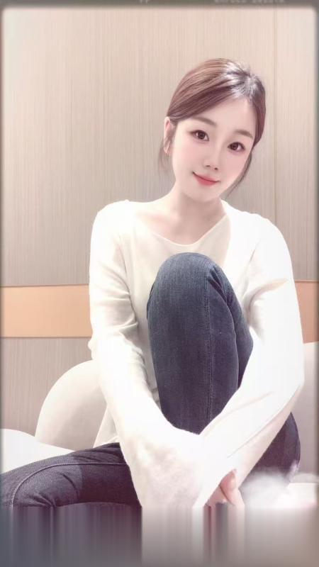 清纯特骚反差小嫂子