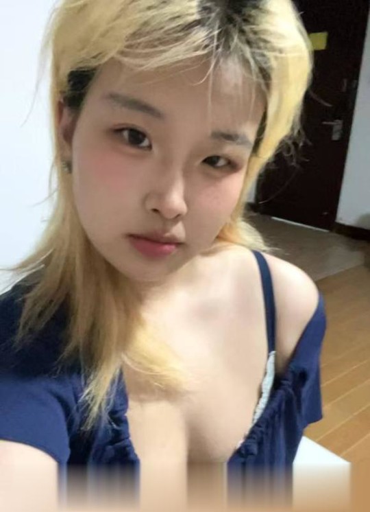 新人妹妹小穴紧水多