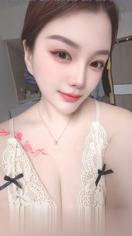 丰满巨乳骚女琳琳姐