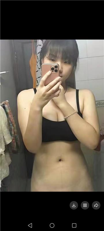 庄里年轻有活力小妹